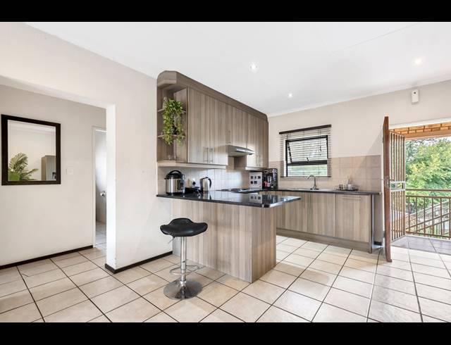 2 BEDROOM APARTMENT FOR SALE IN FERNDALE